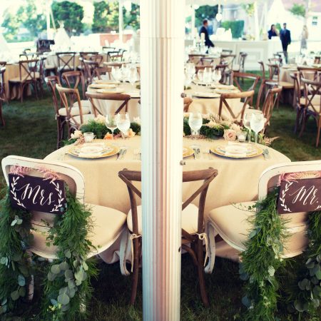 flou(-e)r_specialty_floral_events_chair_swags